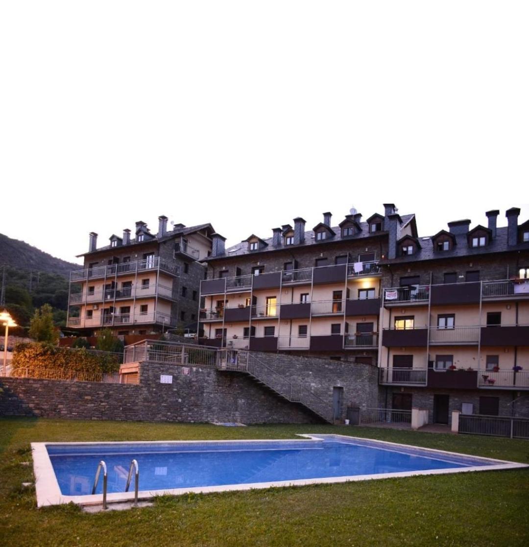 Apartaments Sort Pirineus Eksteriør bilde